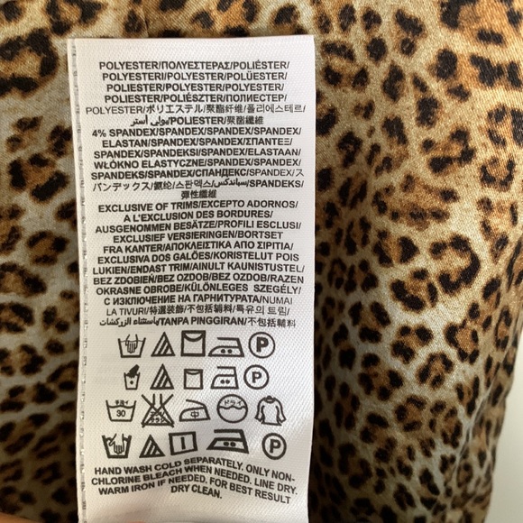 Guess by Marciano Leopard 🐆 Print Silk Dress 🔥 - Picture 5 of 8